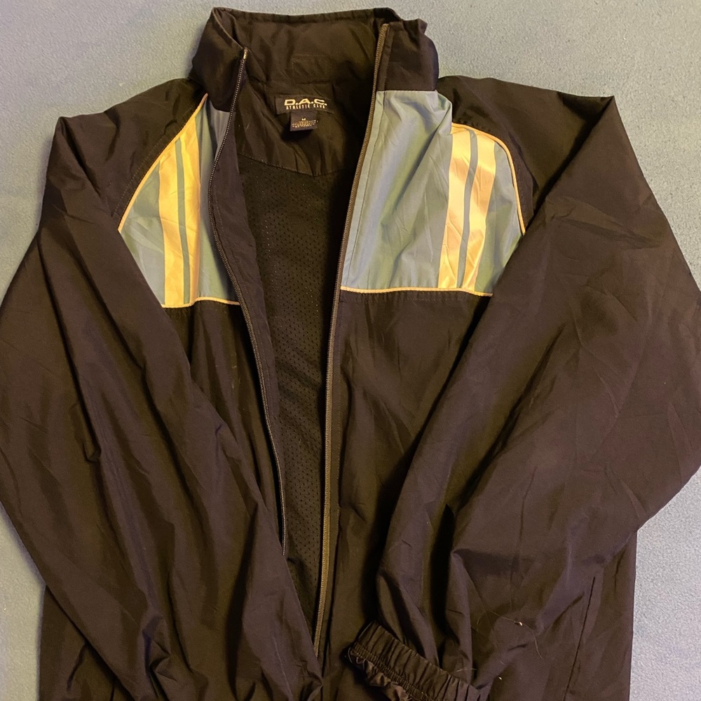 Womens medium old-school windbreaker
